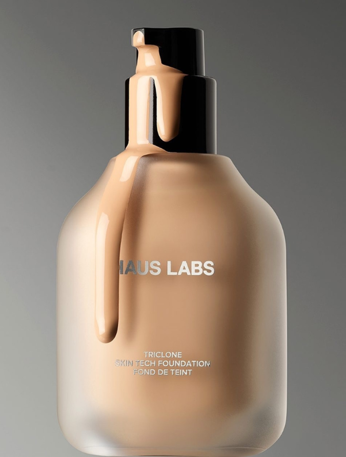 Triclon Skin Tech Medium Coverage Foundation Haus Labs - Imagen 2