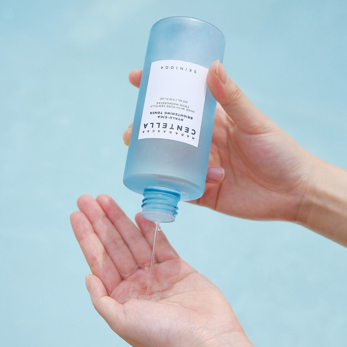 Hyalu-Cica Brightening Toner Skin 1004 - Imagen 2